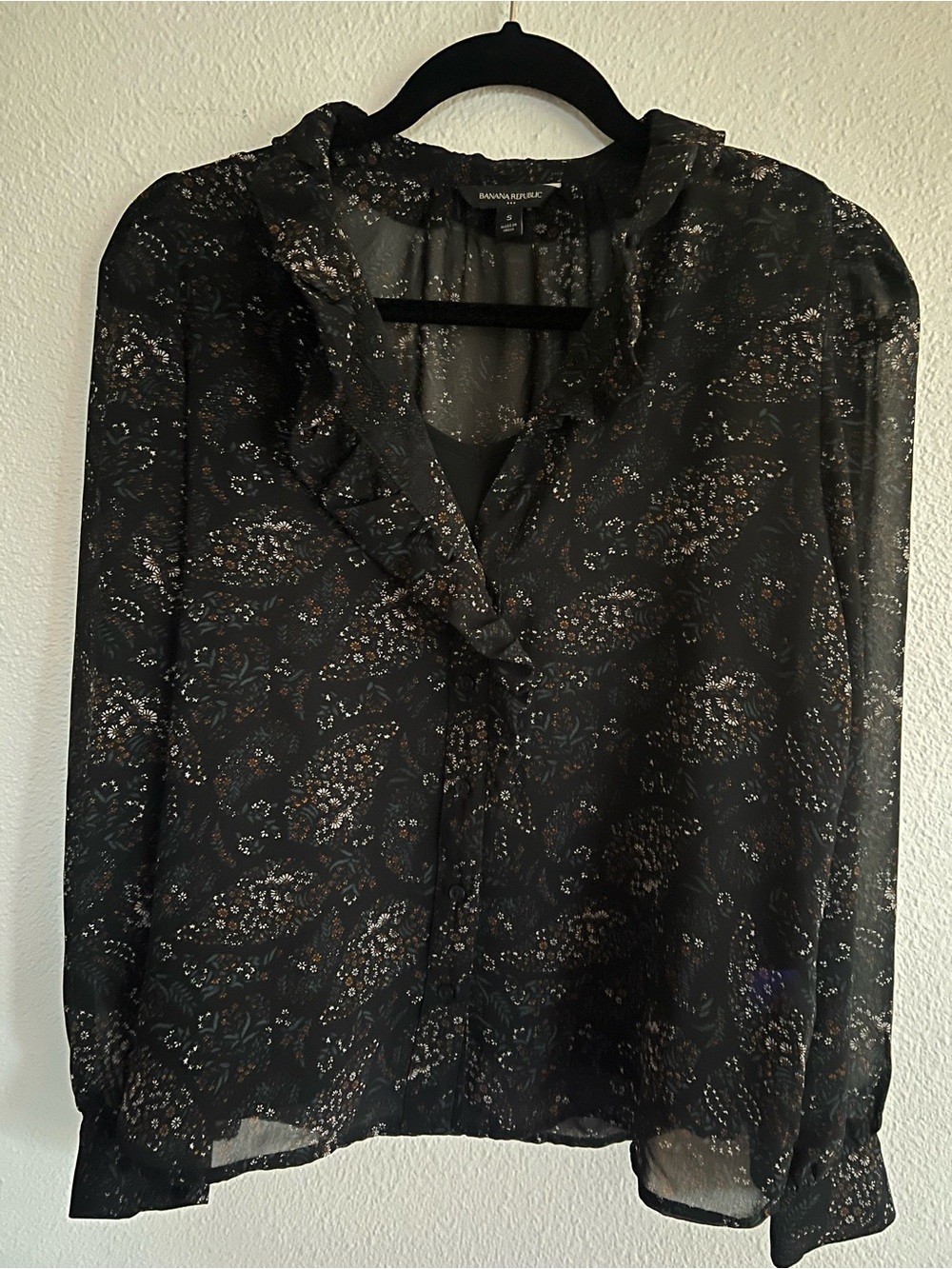 Banana Republic Black sheer floral print blouse size small